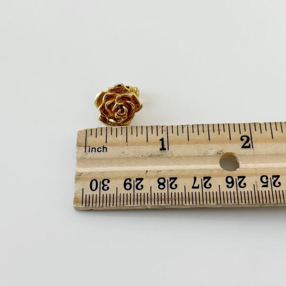 Vintage Avon Sculptured Rose Clip On Earrings Gold 1980s Gold NEW IN BOX - Picture 9 of 12